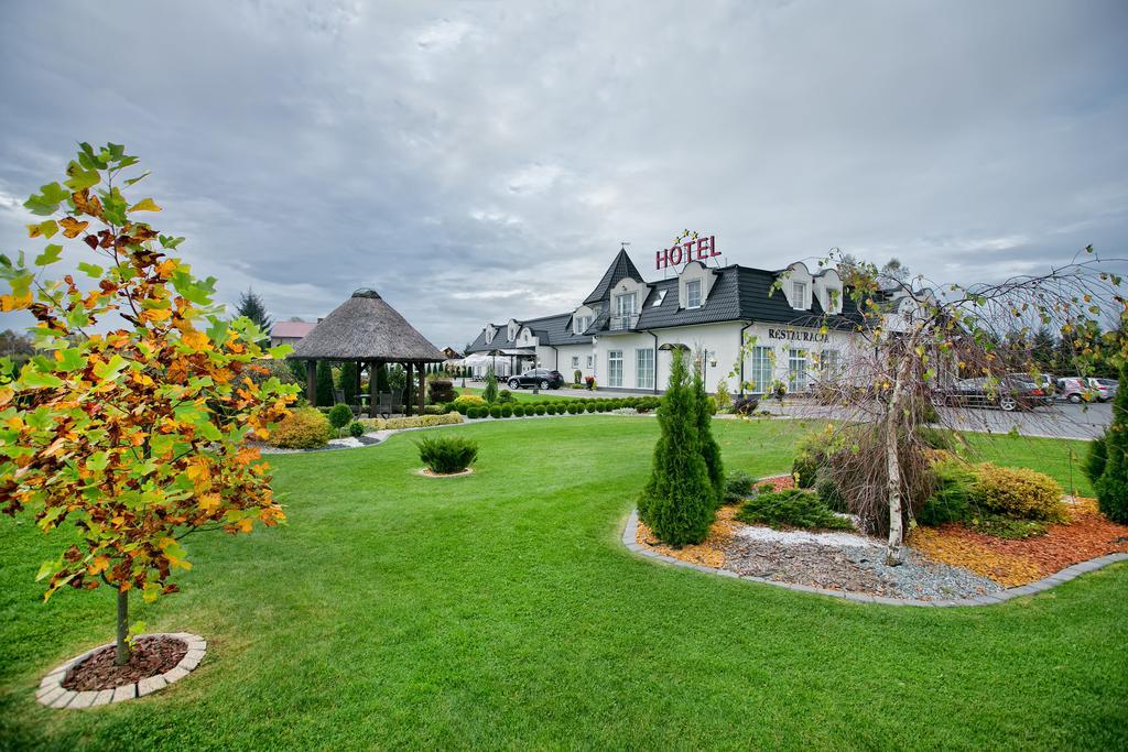Hotel Campari Góra Motyczna エクステリア 写真