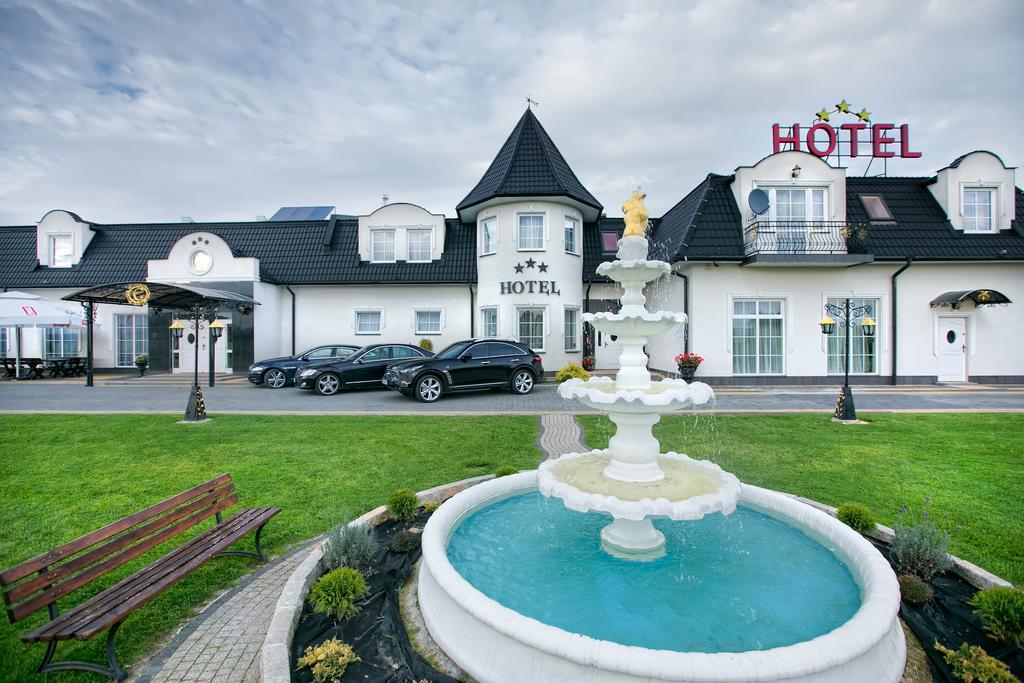 Hotel Campari Góra Motyczna エクステリア 写真