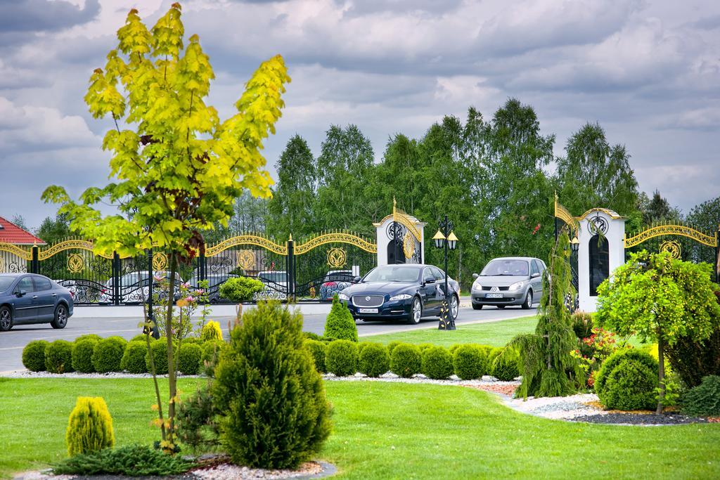 Hotel Campari Góra Motyczna エクステリア 写真